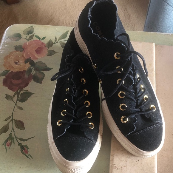 Converse Black suede scalloped edge Sneakers with Gold Eyelets - Picture 1 of 5